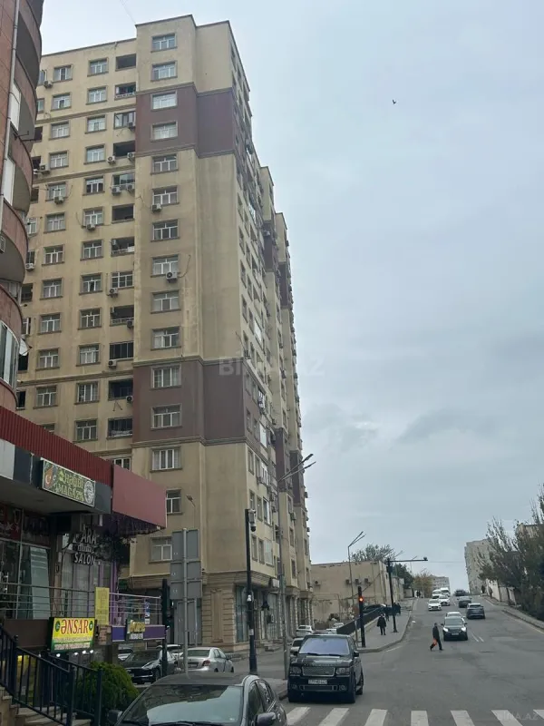 Satılır 3 otaqlı mənzil 105 m²