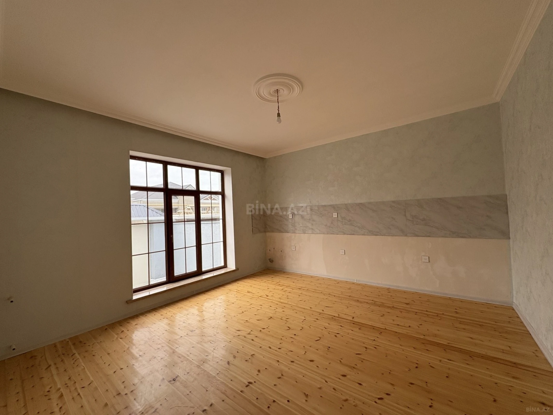 Satılır 4 otaqlı həyət evi 115 m²