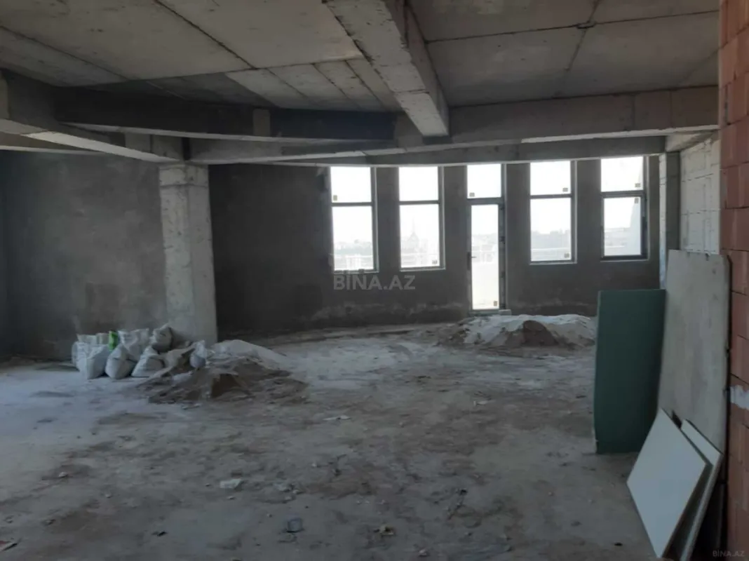 Satılır 4 otaqlı mənzil 187 m²