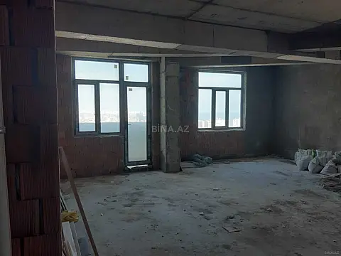 Satılır 4 otaqlı mənzil 187 m²