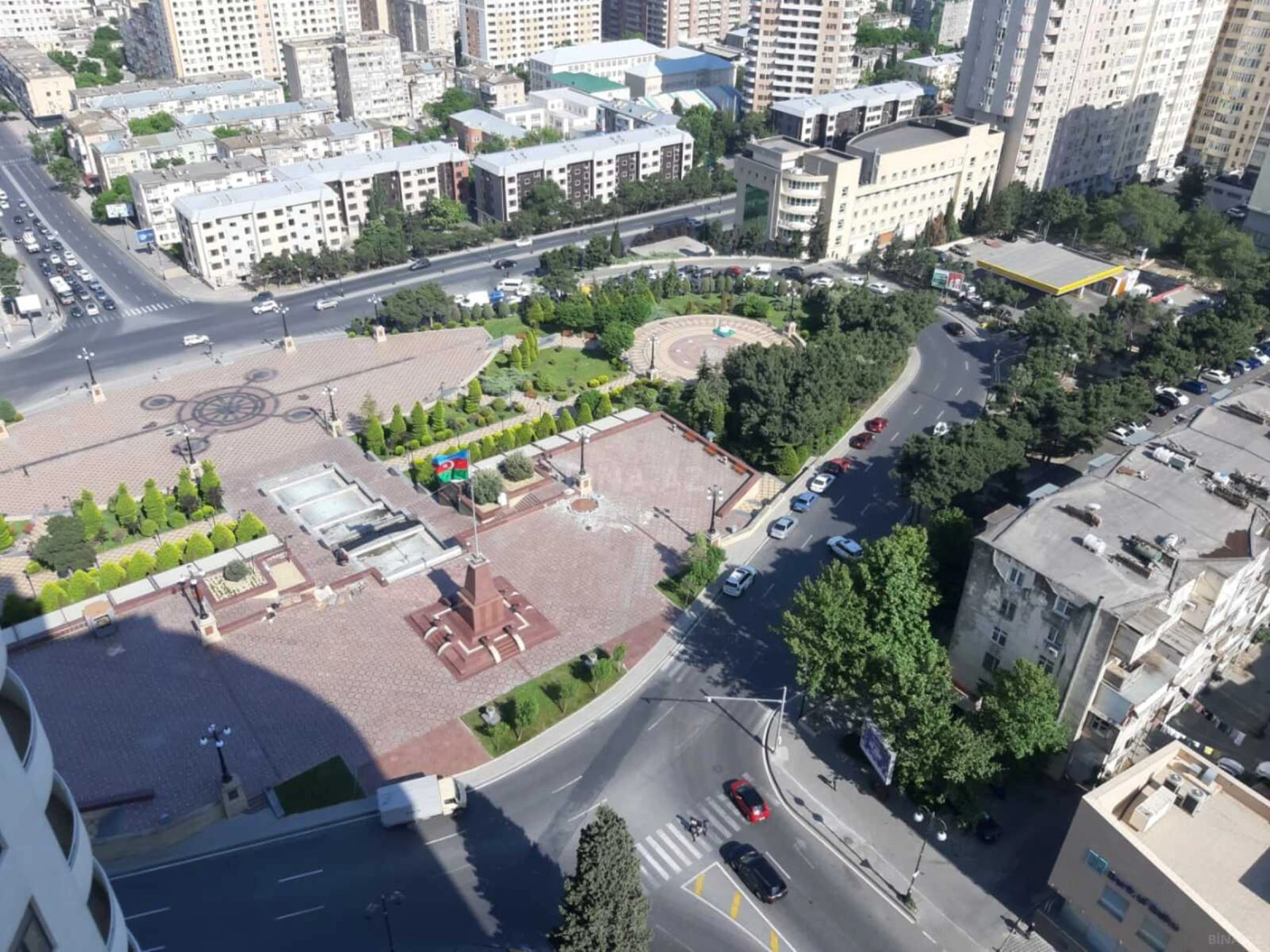 Satılır 4 otaqlı mənzil 187 m²