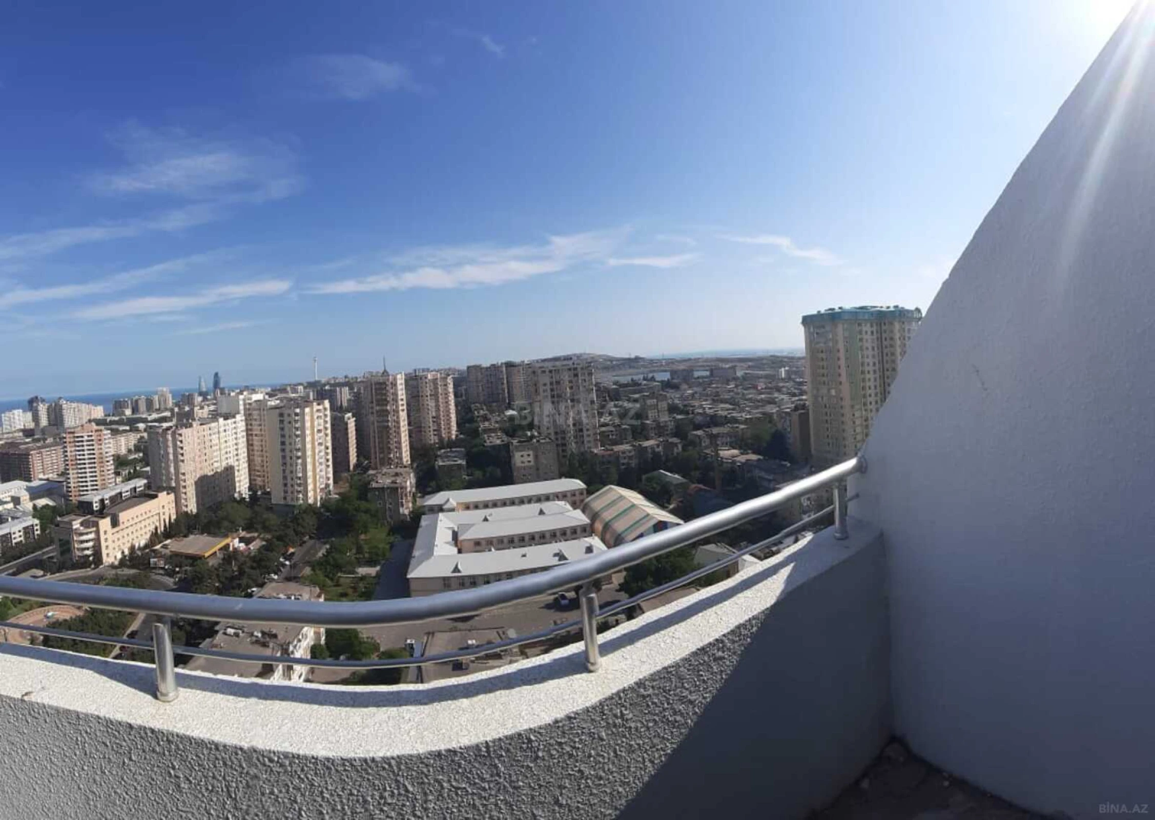 Satılır 4 otaqlı mənzil 187 m²