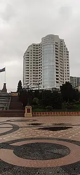 Satılır 4 otaqlı mənzil 187 m²