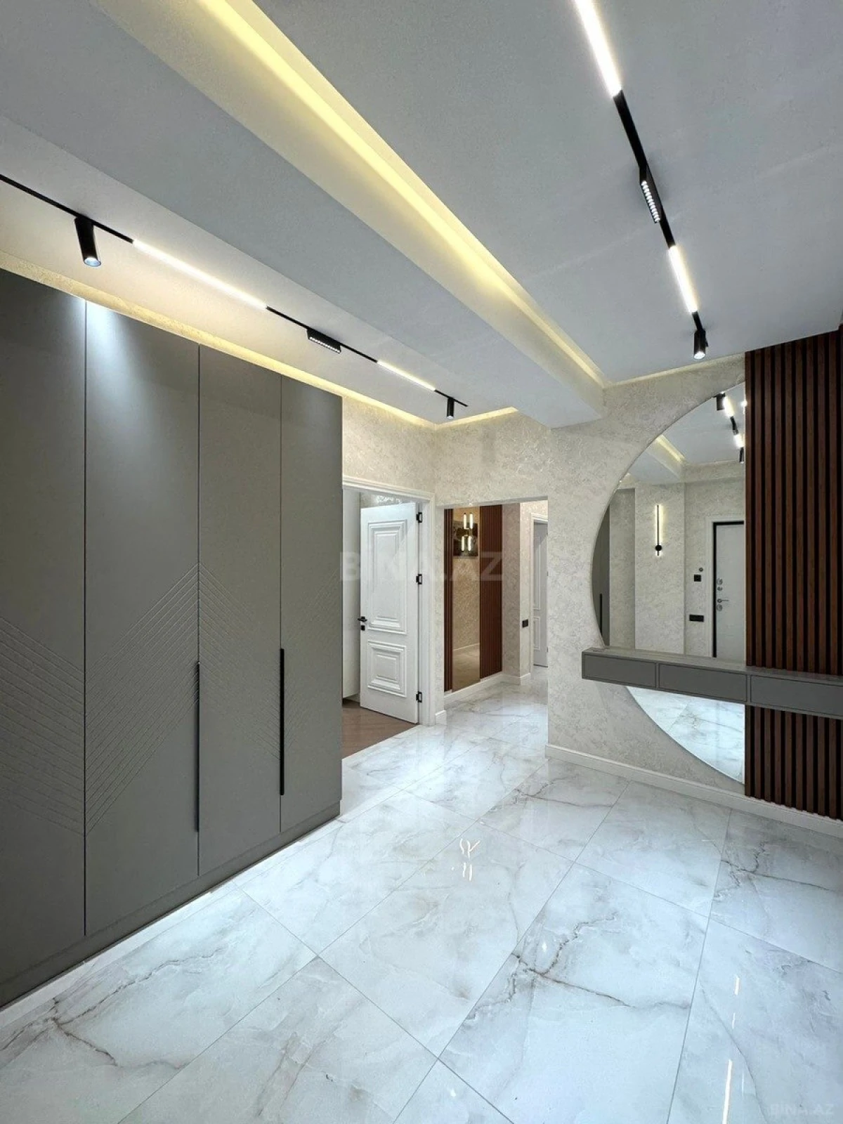 Satılır 3 otaqlı mənzil 114 m²