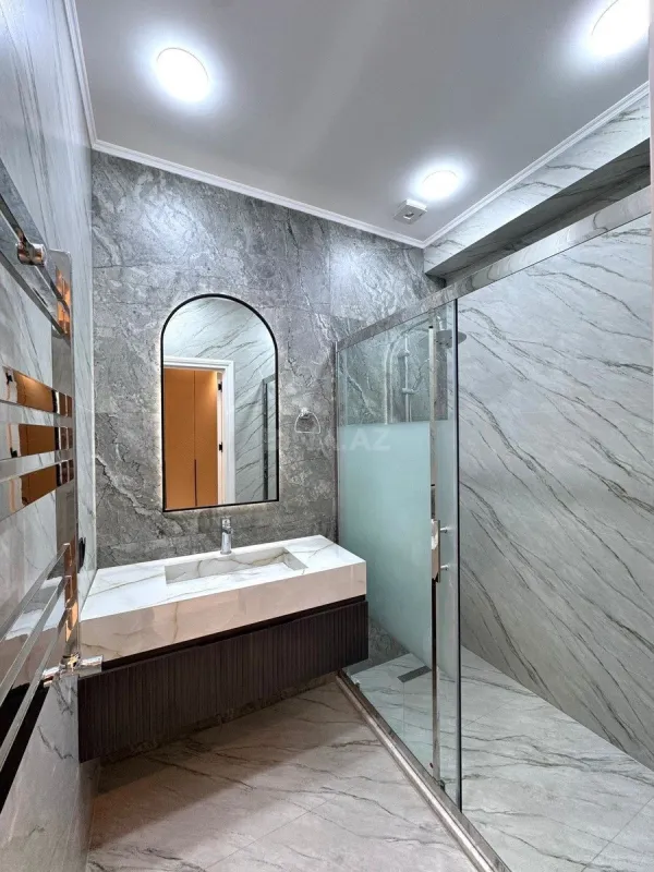 Satılır 3 otaqlı mənzil 114 m²