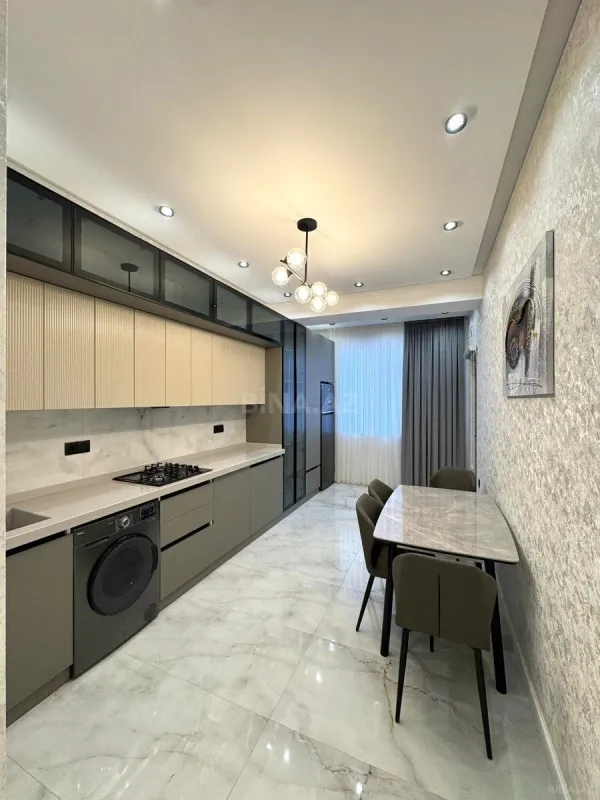 Satılır 3 otaqlı mənzil 114 m²