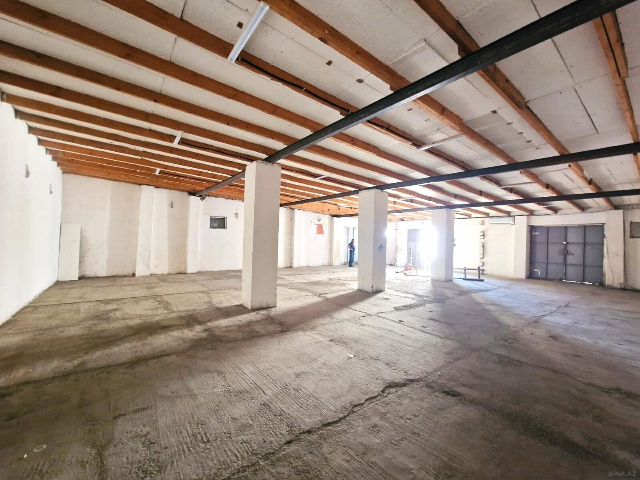 Kirayə verilir obyekt 220 m²