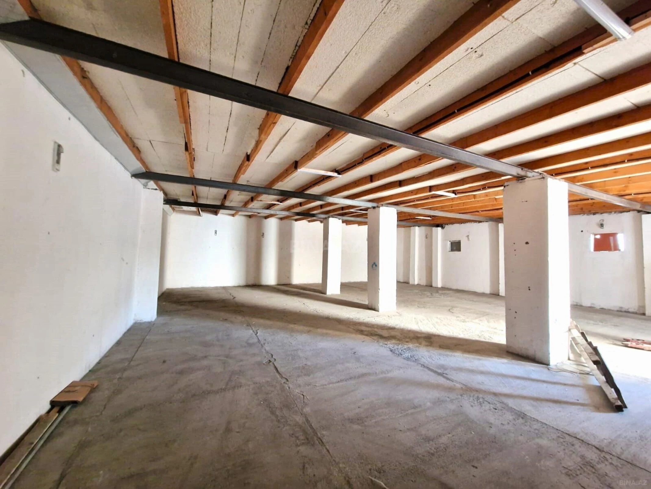 Kirayə verilir obyekt 220 m²