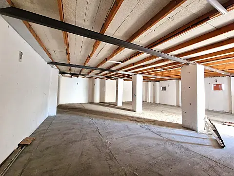 Kirayə verilir obyekt 220 m²