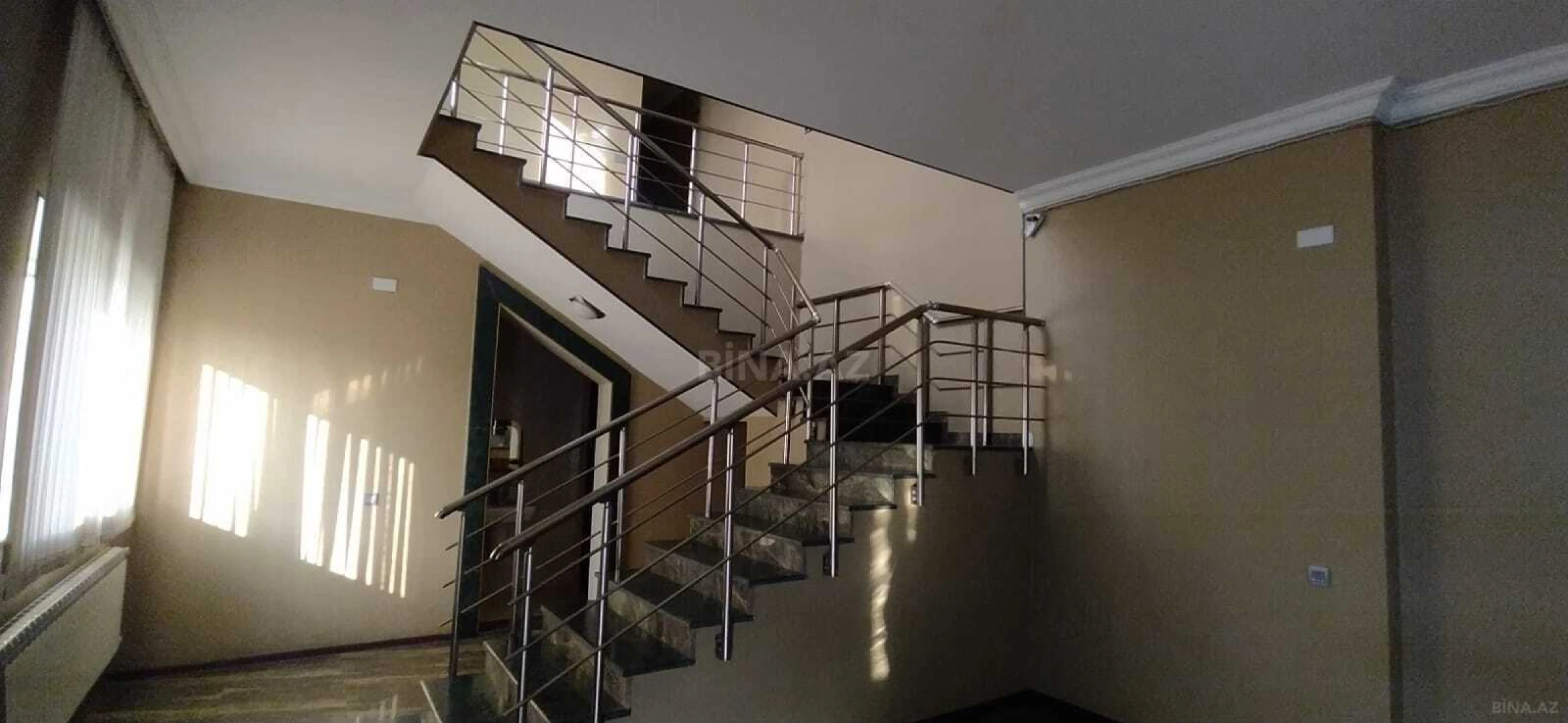 Kirayə verilir obyekt 220 m²