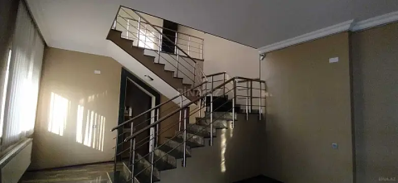 Kirayə verilir obyekt 220 m²