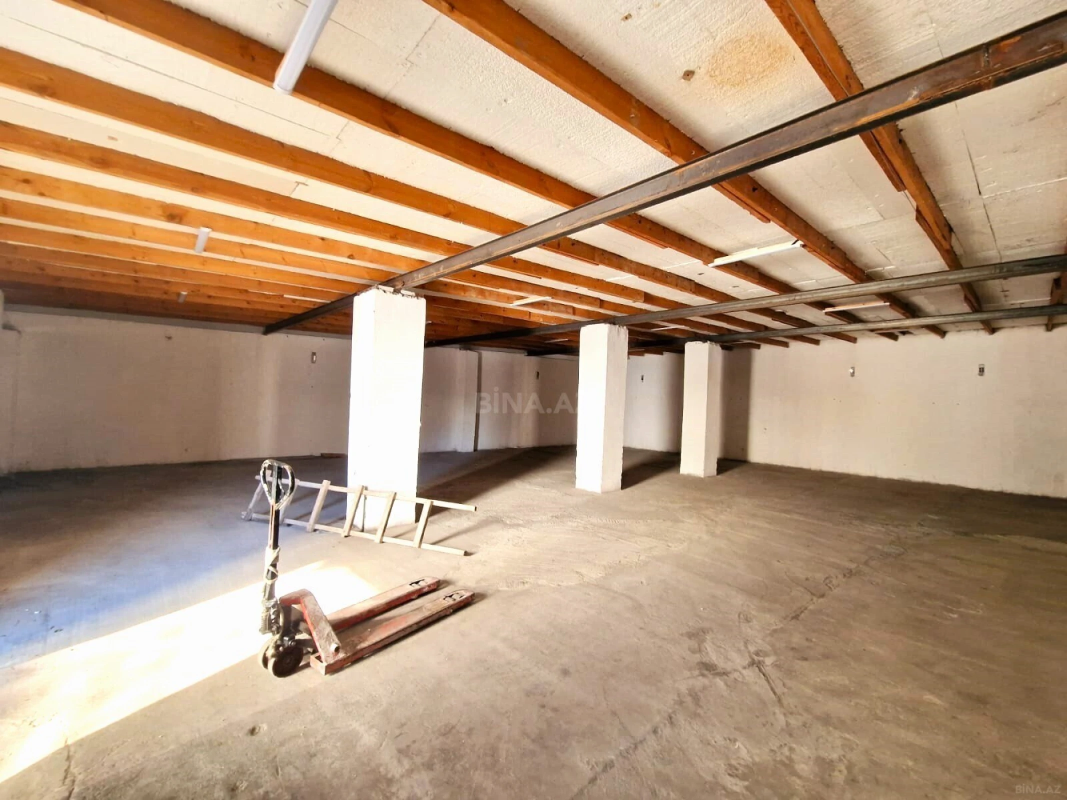 Kirayə verilir obyekt 220 m²