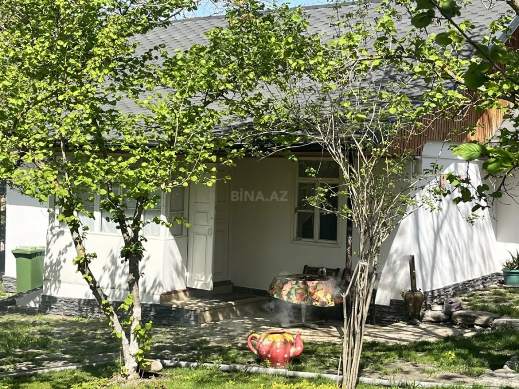 Satılır 4 otaqlı həyət evi 300 m²