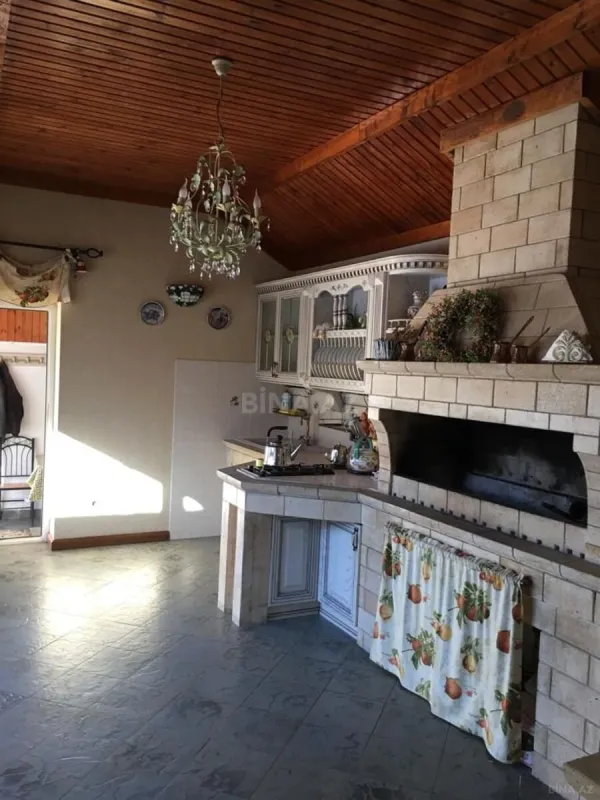 Satılır 4 otaqlı həyət evi 300 m²