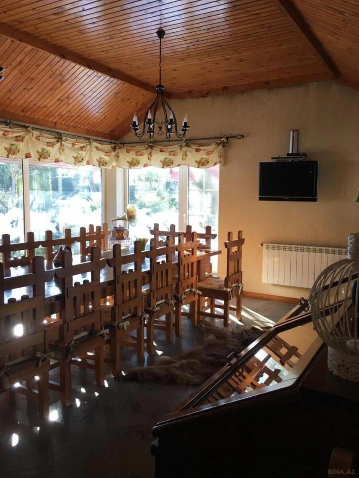 Satılır 4 otaqlı həyət evi 300 m²