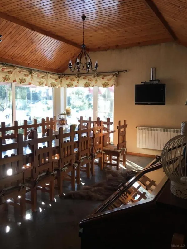 Satılır 4 otaqlı həyət evi 300 m²