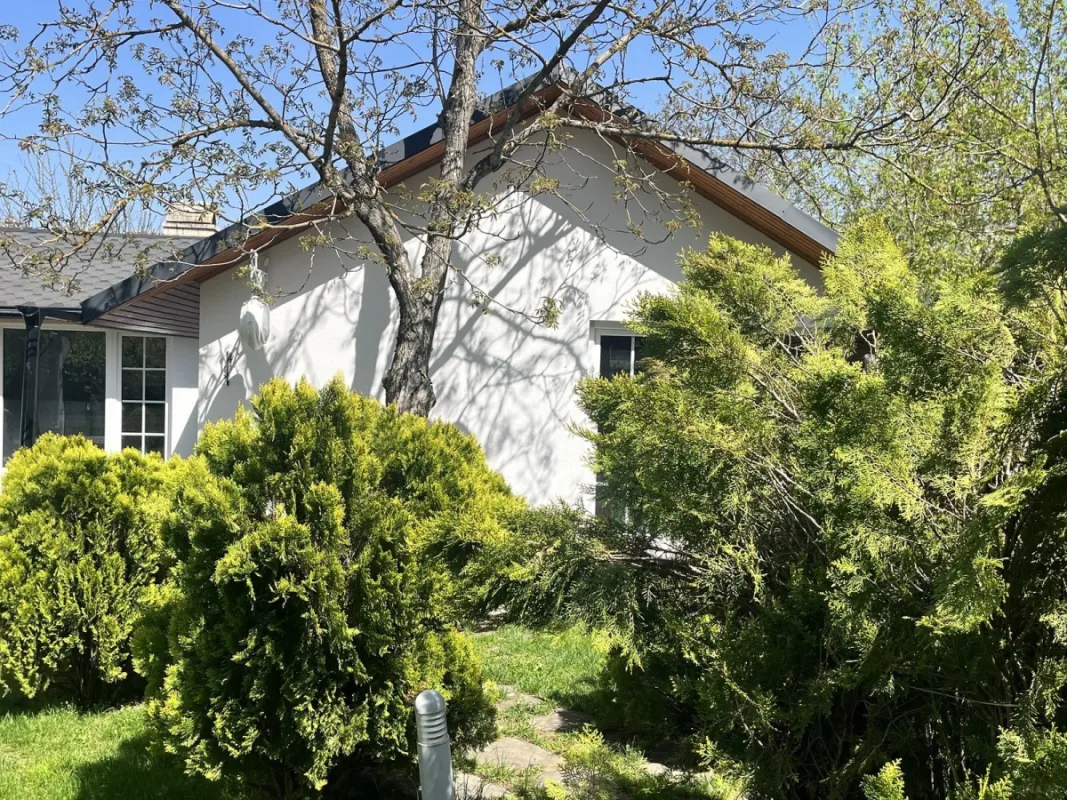 Satılır 4 otaqlı həyət evi 300 m²