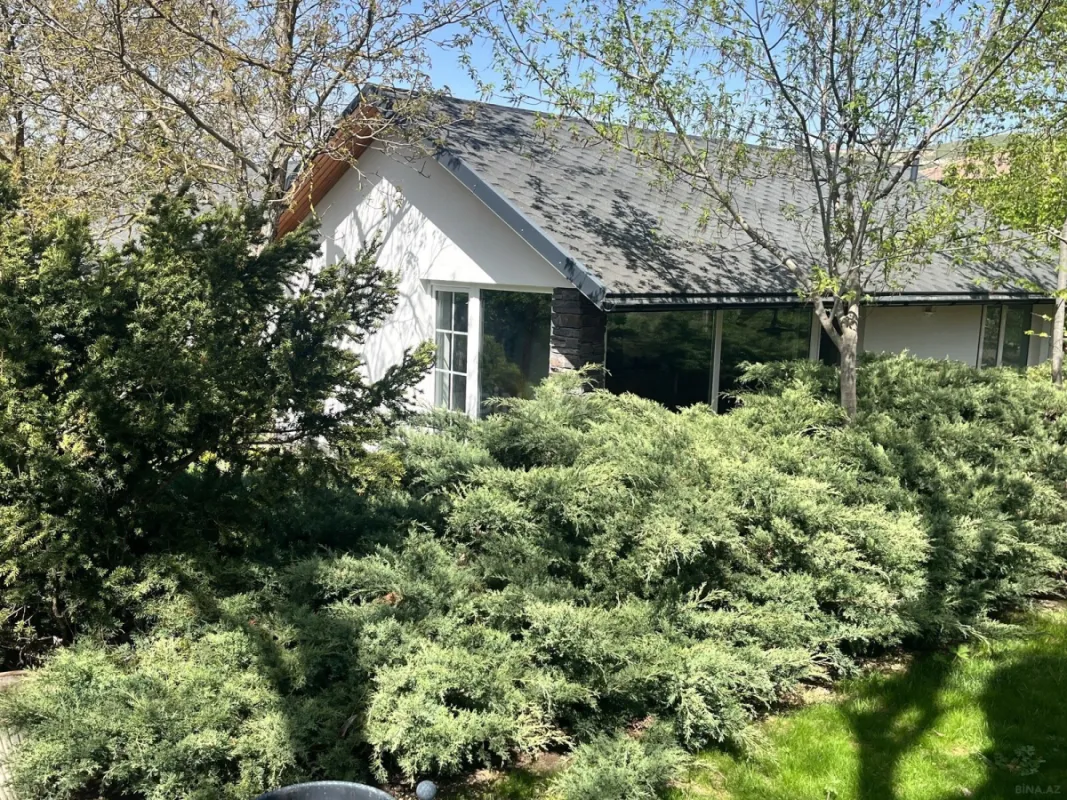 Satılır 4 otaqlı həyət evi 300 m²