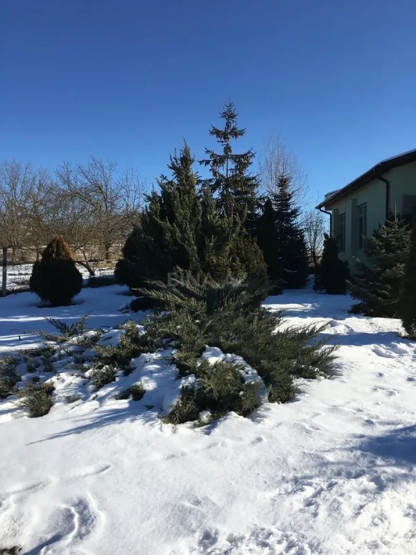 Satılır 4 otaqlı həyət evi 300 m²