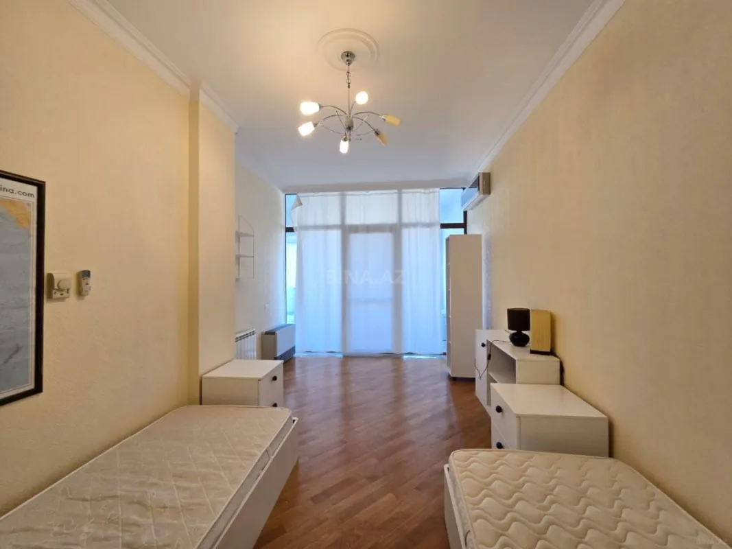 Kirayə verilir 4 otaqlı mənzil 250 m²