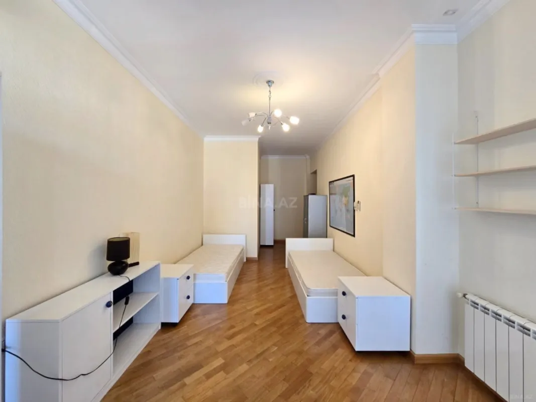 Kirayə verilir 4 otaqlı mənzil 250 m²