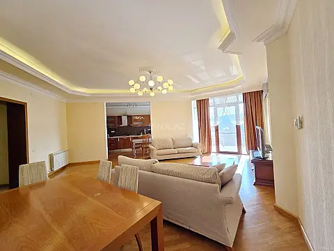 Kirayə verilir 4 otaqlı mənzil 250 m²
