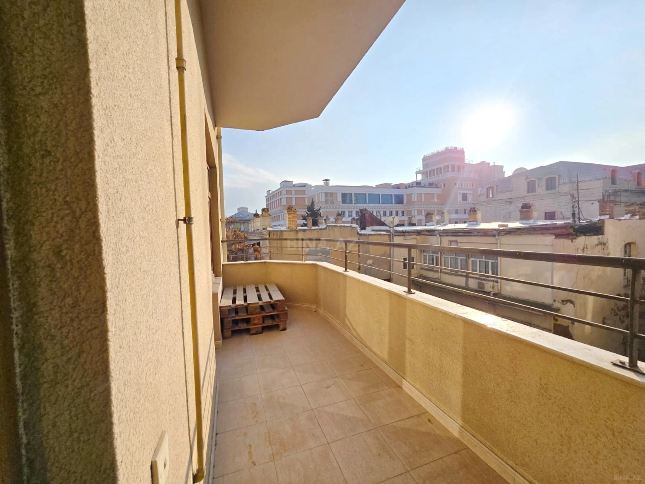 Kirayə verilir 3 otaqlı mənzil 150 m²