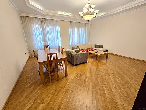 Kirayə verilir 3 otaqlı mənzil 150 m²