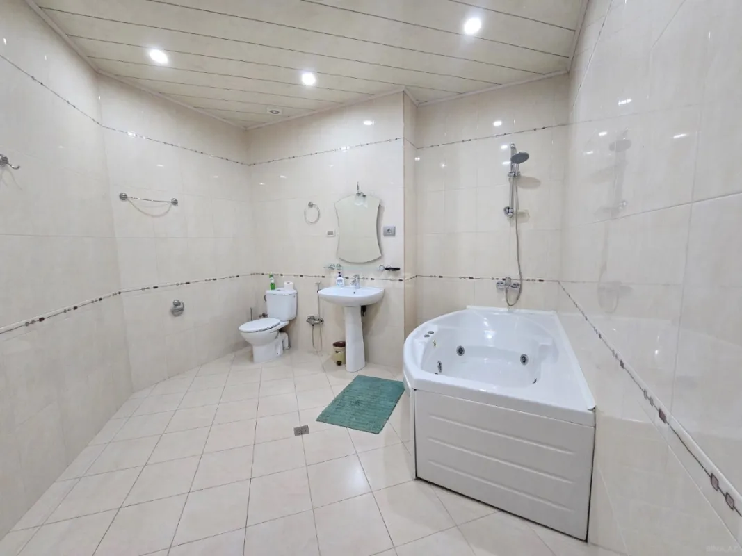 Kirayə verilir 3 otaqlı mənzil 150 m²