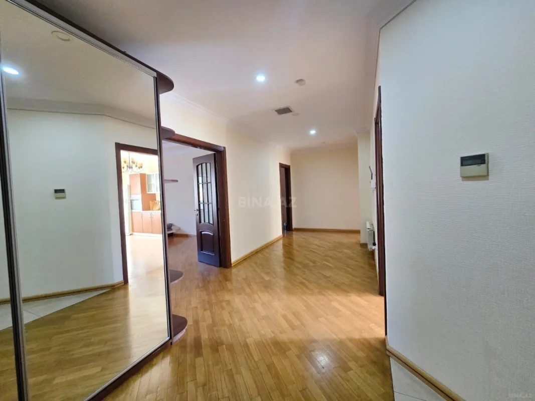 Kirayə verilir 3 otaqlı mənzil 150 m²