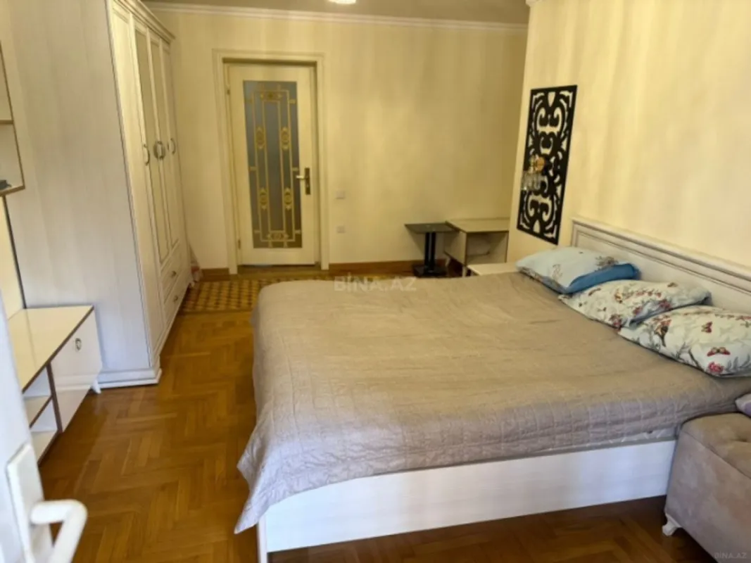 Satılır 6 otaqlı mənzil 170 m²