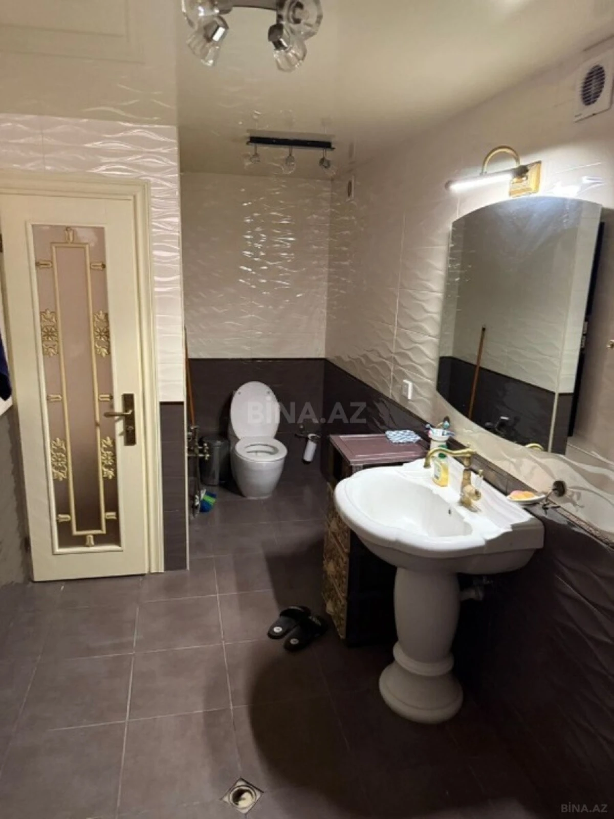 Satılır 6 otaqlı mənzil 170 m²