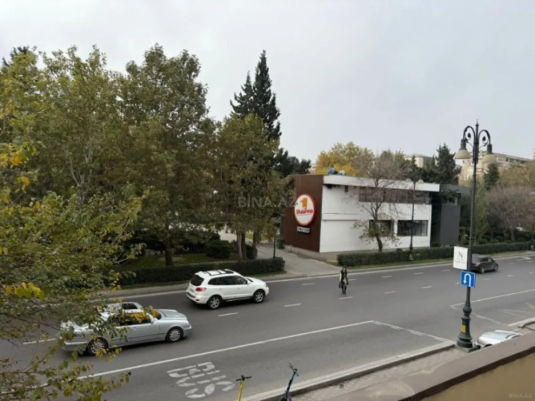 Satılır 6 otaqlı mənzil 170 m²