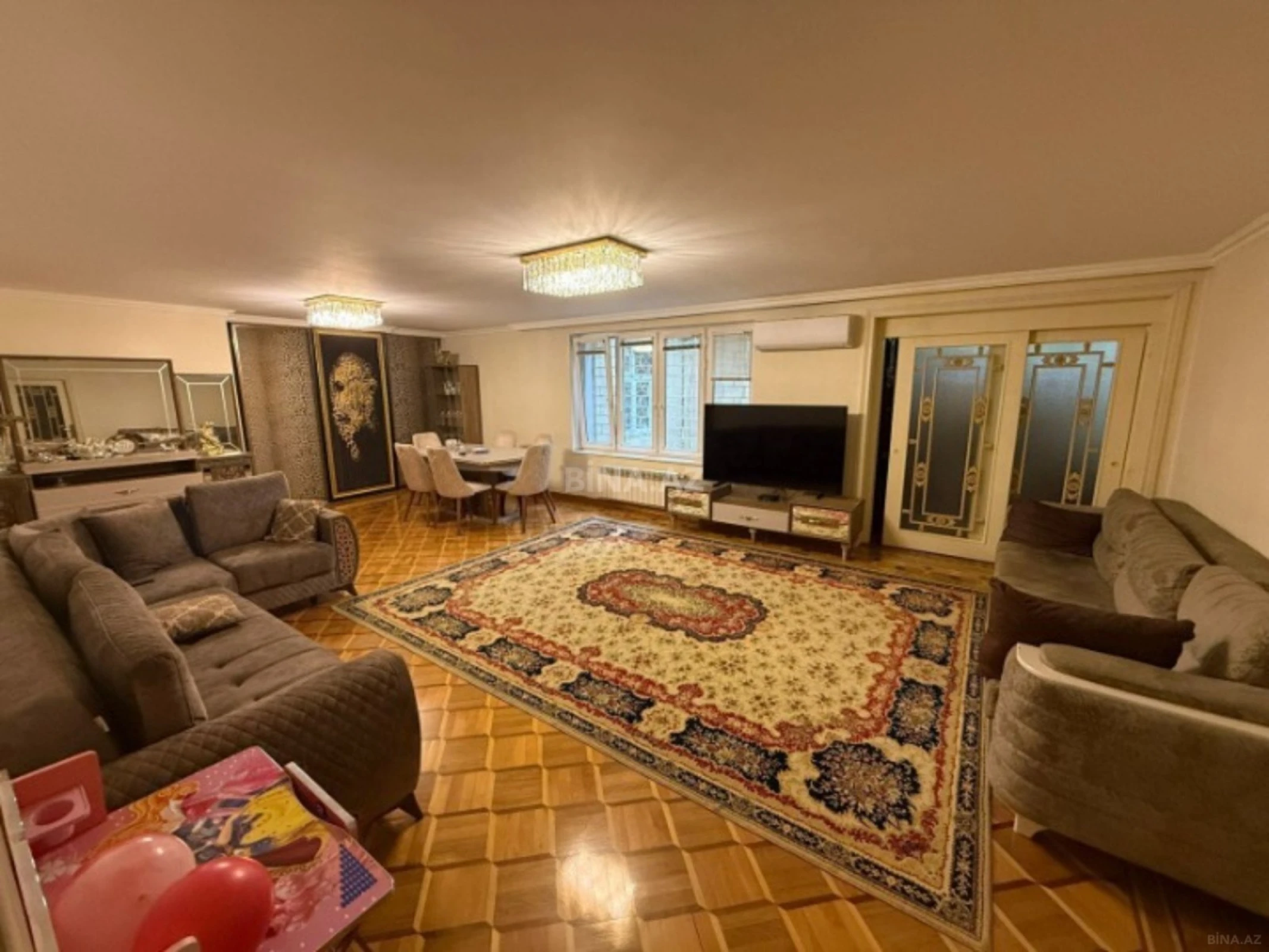 Satılır 6 otaqlı mənzil 170 m²