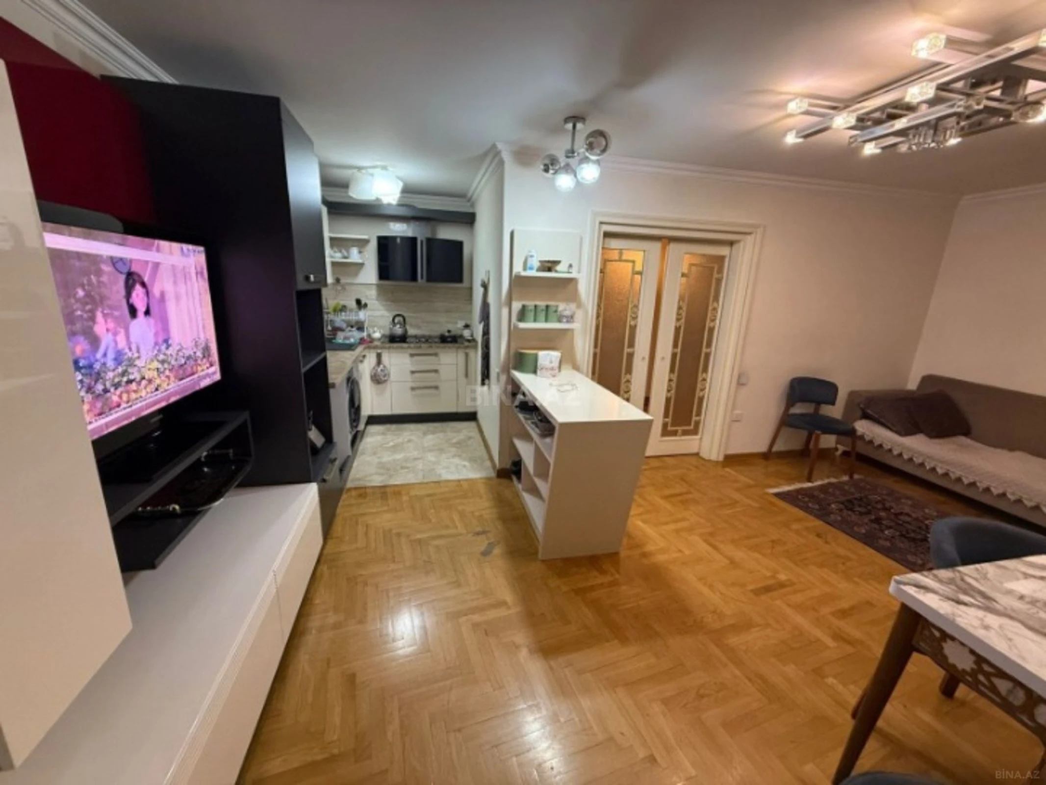 Satılır 6 otaqlı mənzil 170 m²