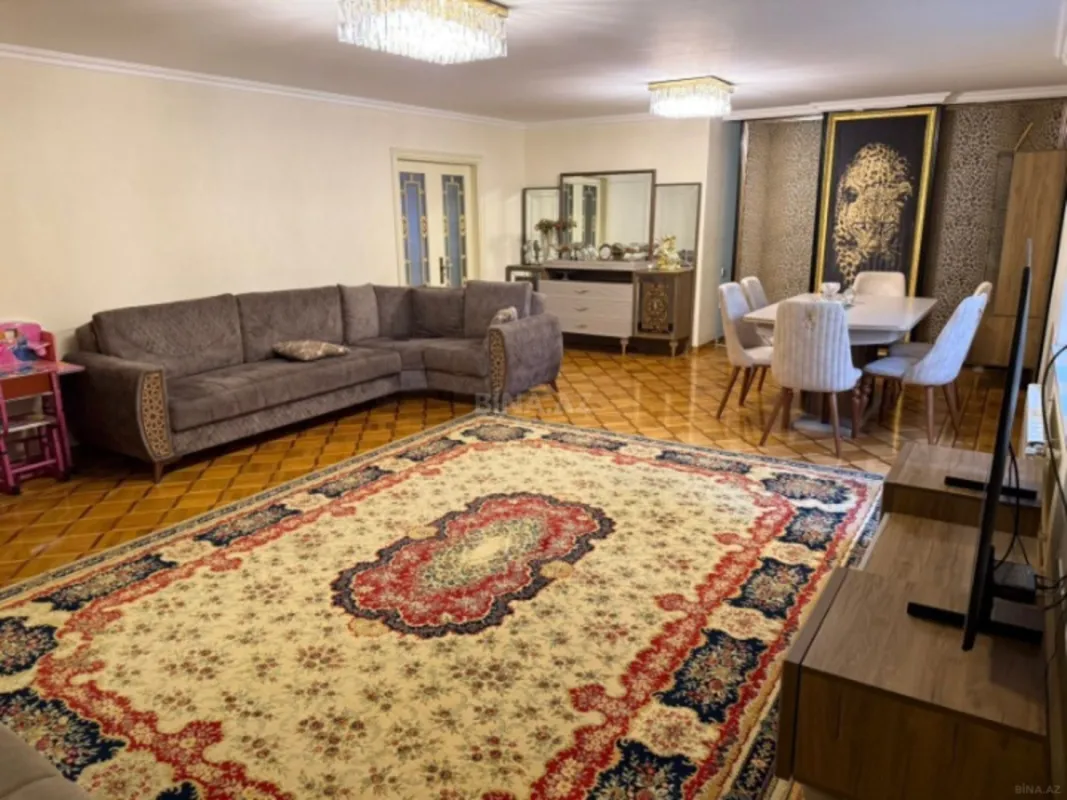 Satılır 6 otaqlı mənzil 170 m²