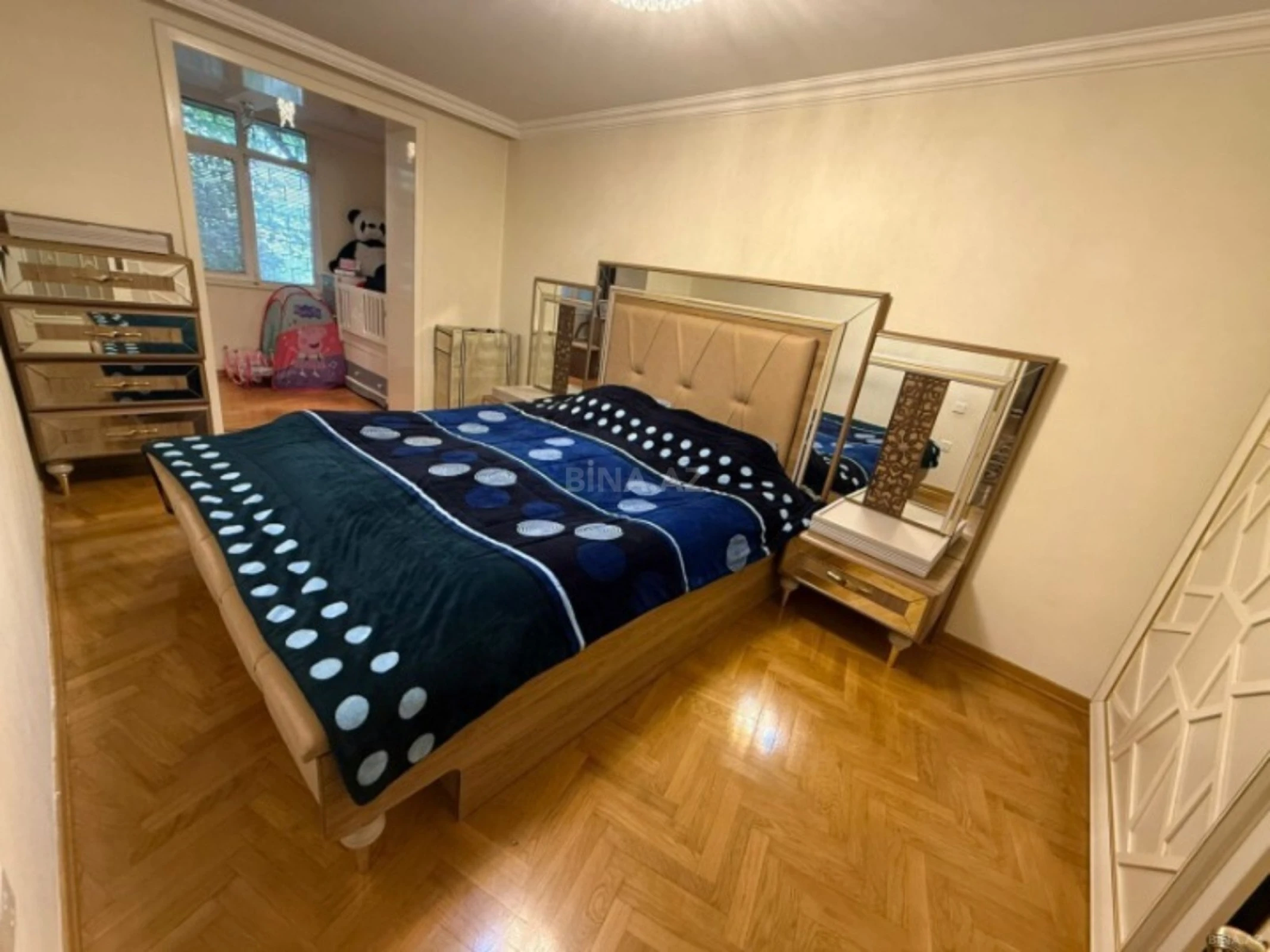 Satılır 6 otaqlı mənzil 170 m²