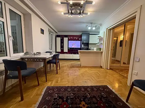 Satılır 6 otaqlı mənzil 170 m²