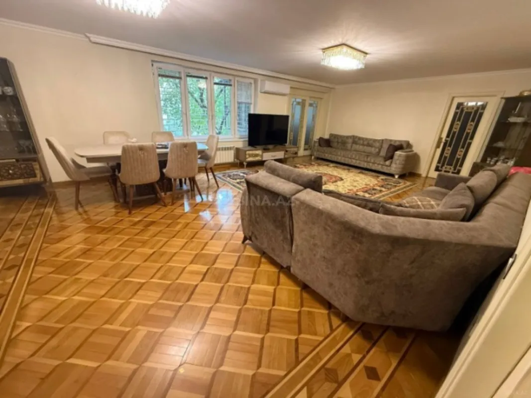 Satılır 6 otaqlı mənzil 170 m²