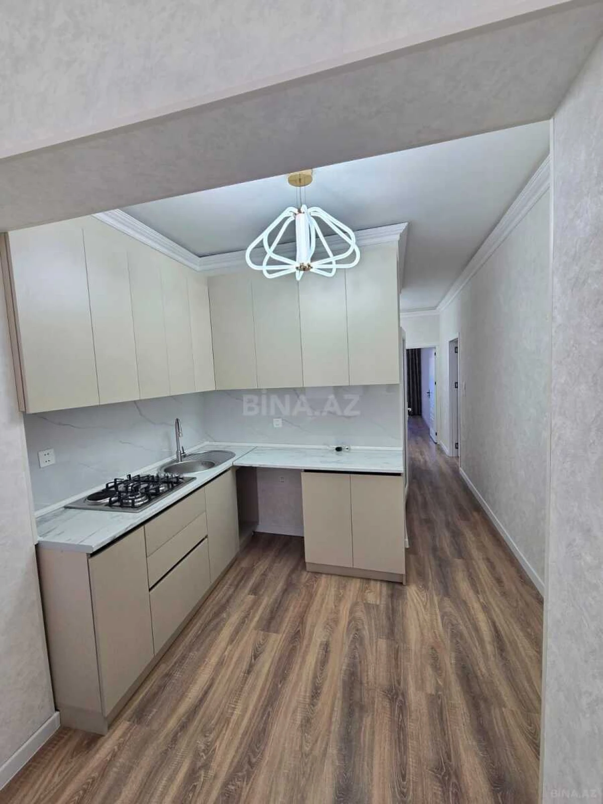 Satılır 2 otaqlı mənzil 70 m²