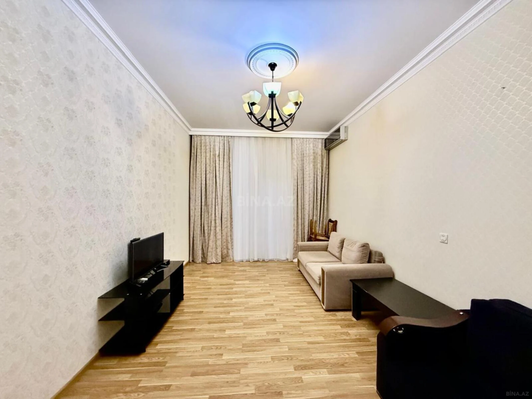 Kirayə verilir 2 otaqlı mənzil 70 m²
