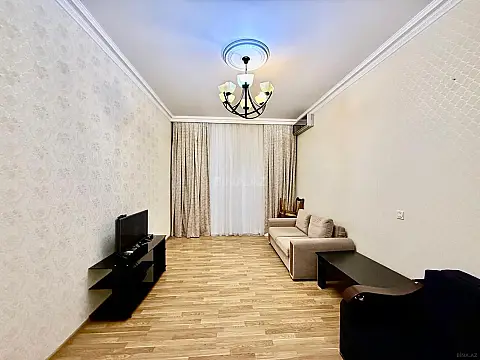 Kirayə verilir 2 otaqlı mənzil 70 m²