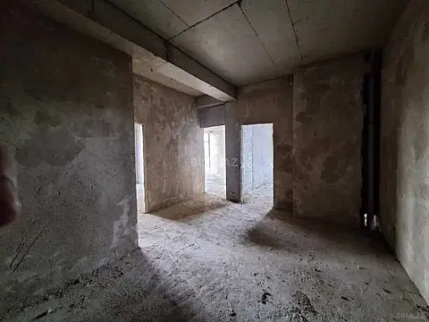 Satılır 3 otaqlı mənzil 135 m²