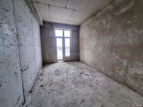 Satılır 3 otaqlı mənzil 135 m²