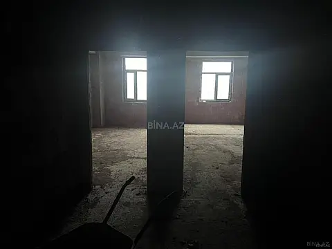 Satılır 3 otaqlı mənzil 135 m²