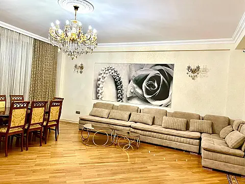 Satılır 4 otaqlı mənzil 210 m² — Bakı, Nəsimi 4 otaq 210.00 m²
