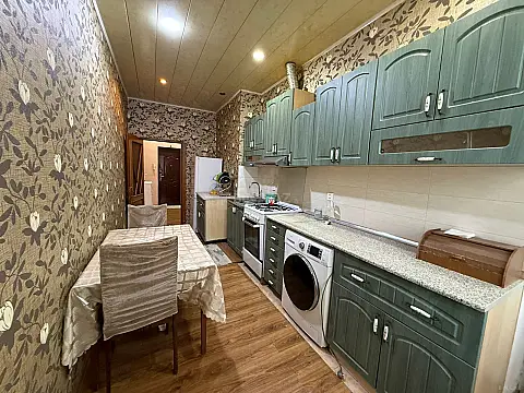 Satılır 2 otaqlı mənzil 80 m²