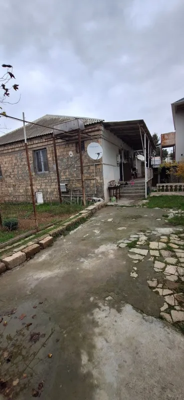 Satılır 4 otaqlı həyət evi 120 m²