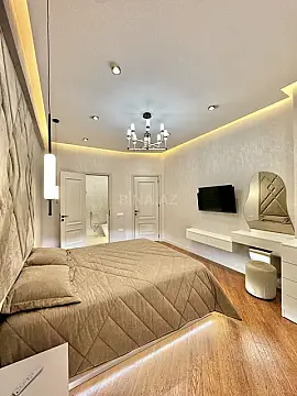 Satılır 4 otaqlı mənzil 145 m²