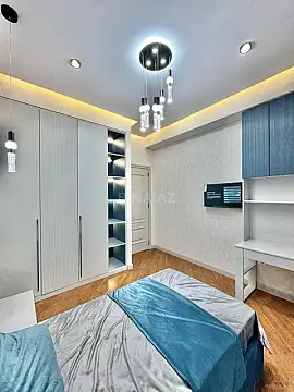 Satılır 4 otaqlı mənzil 145 m²